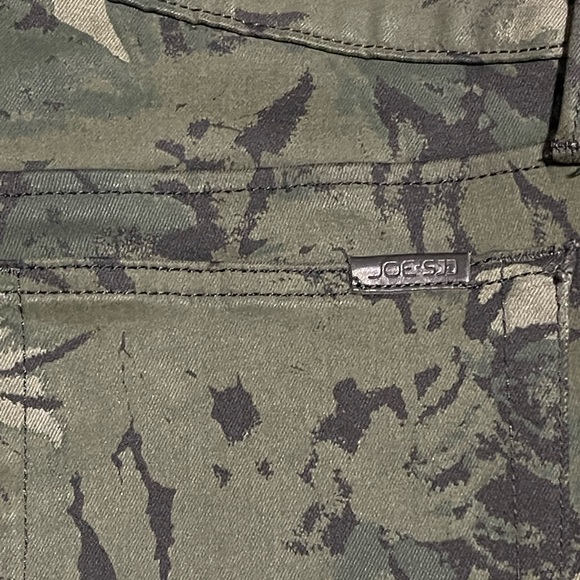 High End Jeans - True Religion & Joe Jeans - Picture 6 of 9